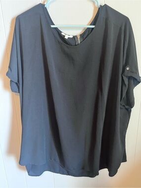 Ann Taylor Black Short Sleeve Round-Neck Blouse